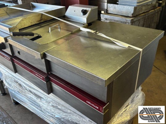 Friteuse 8 litres électrique Ambassade CSE 418 FRI occasion + plot neutre SA 400 P