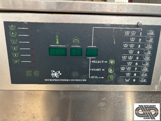 tableau de commande d'un lave linge professionnel IPSO avec programmes classiques simples et mode éco